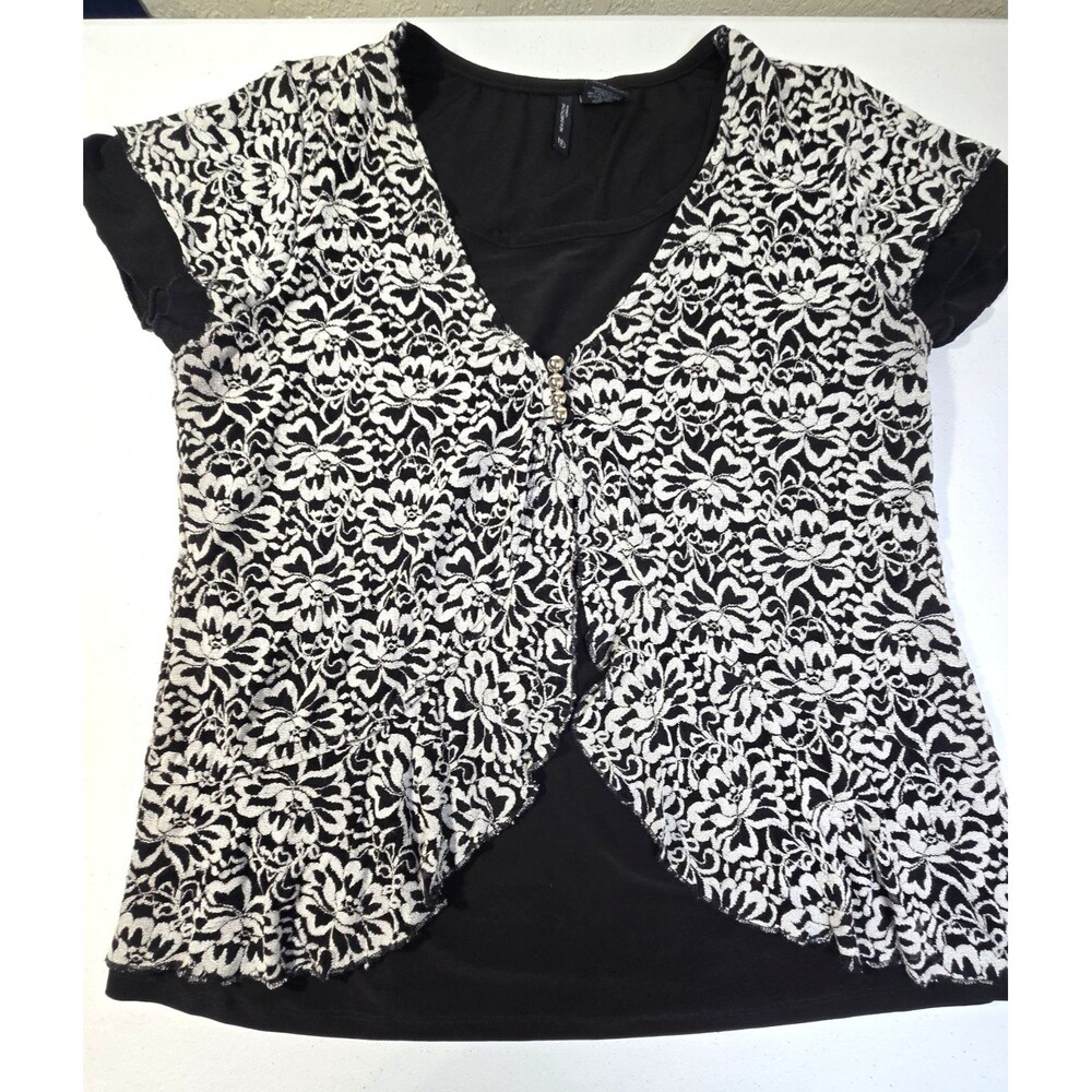 New Direction Women's Size 1X 2-Layered Top Black And White Floral Overlay